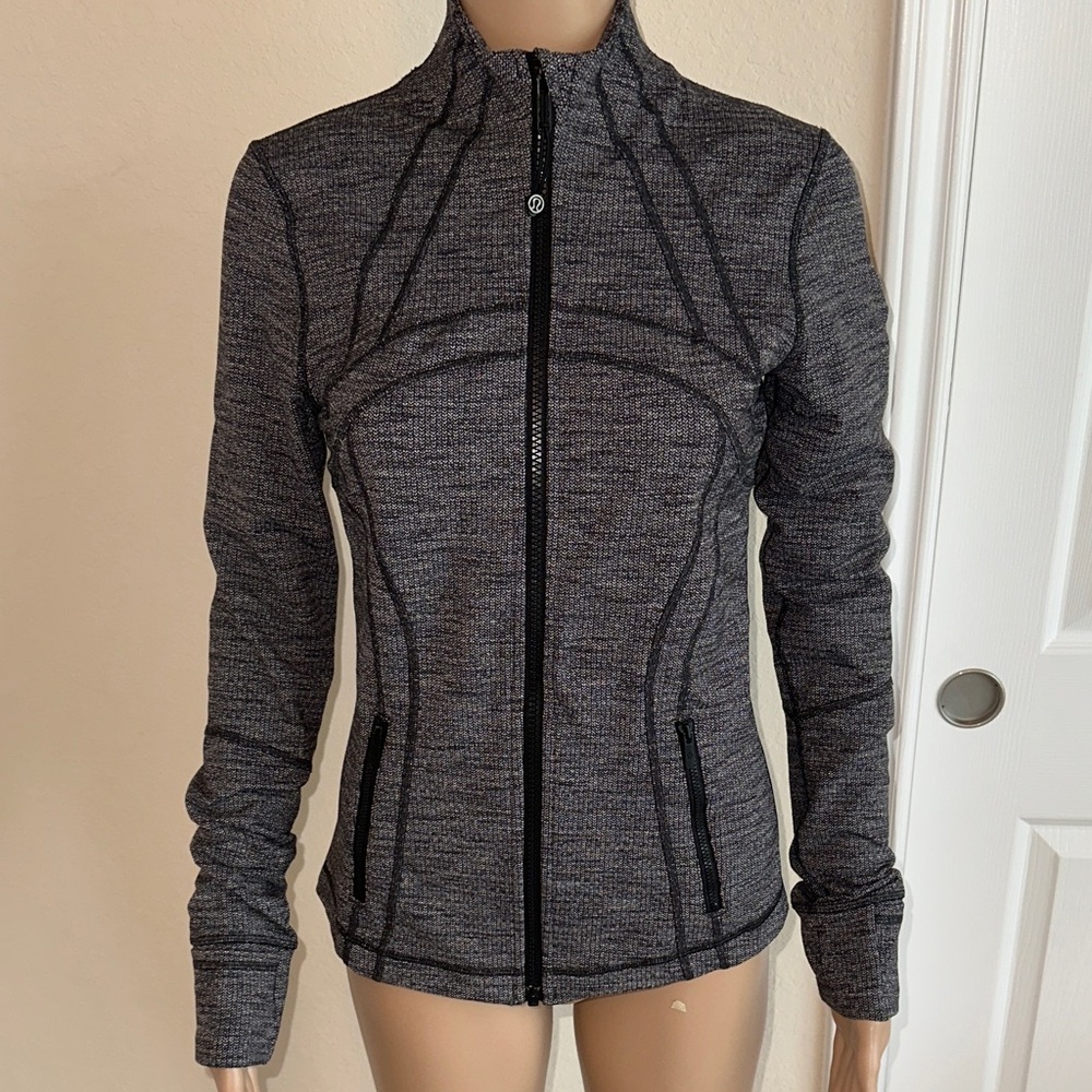 Lululemon Define Women's Gray Zip-Up Jacket.